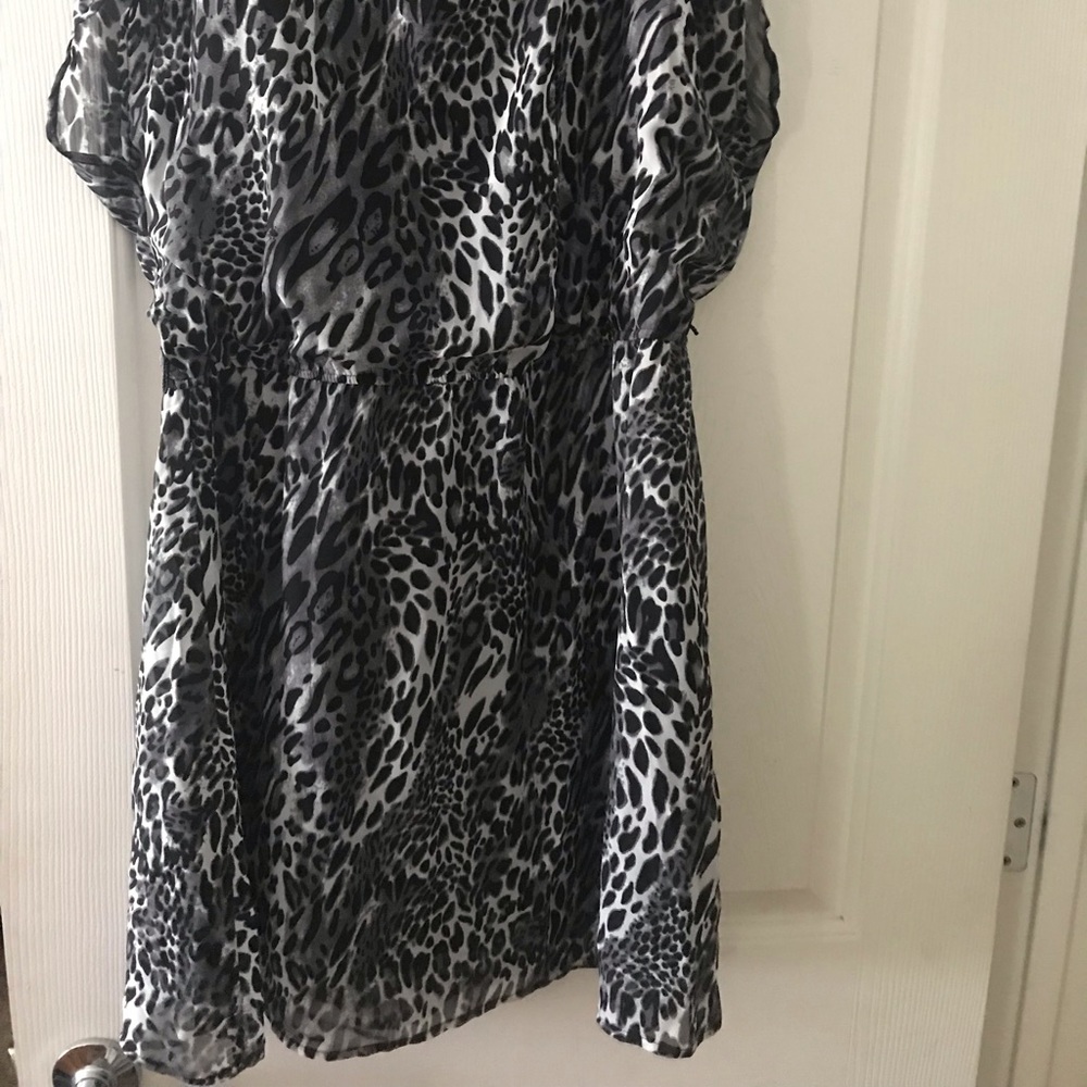 Leopard print dress - gray -